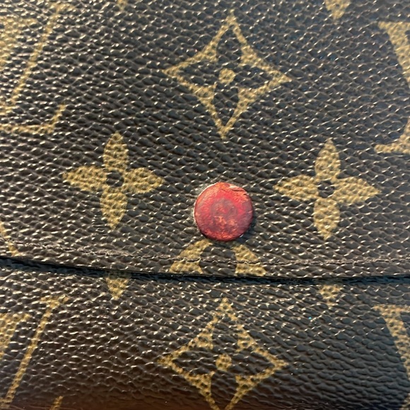 Louis Vuitton Emilie wallet in Fuchsia - Picture 7 of 12